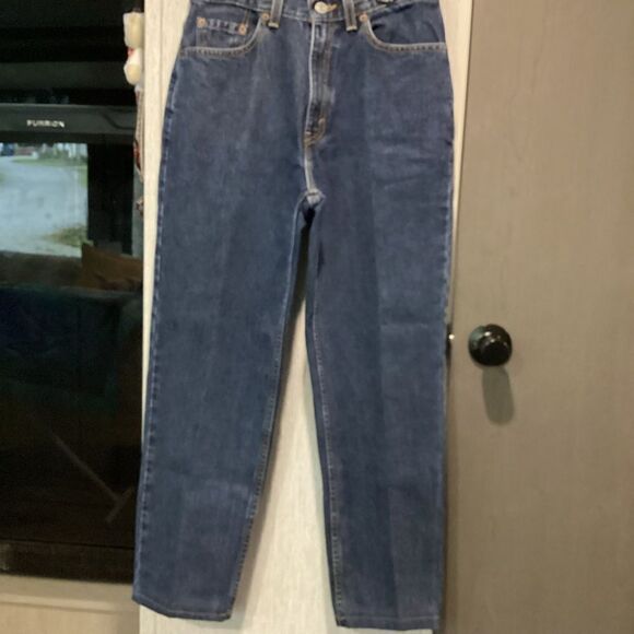 NWOT. Levi’s Women’s Size 8 Short Slim Fit with Tapered Leg 5 Pocket Jeans. - Picture 4 of 9